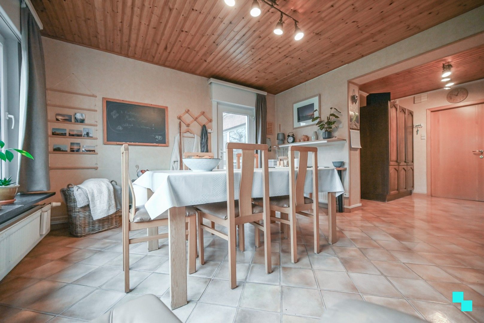 Verrassend ruime ééngezinswoning in Emelgem foto 8