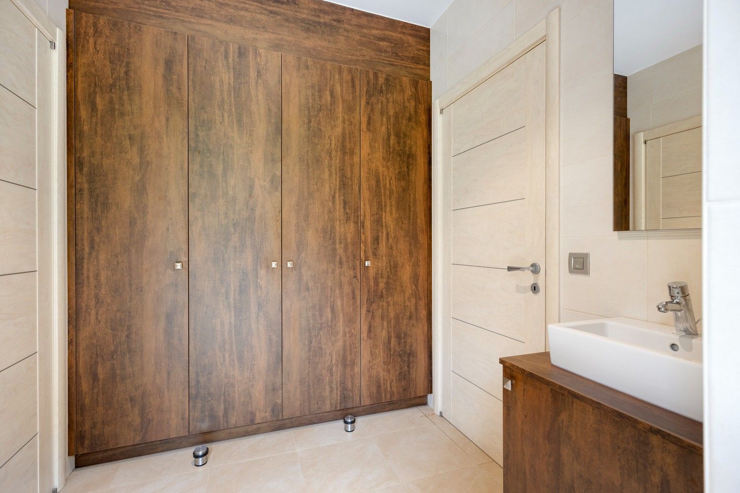 Luxueus én zorgeloos wonen in een groene omgeving nabij het centrum van Maasmechelen foto 23