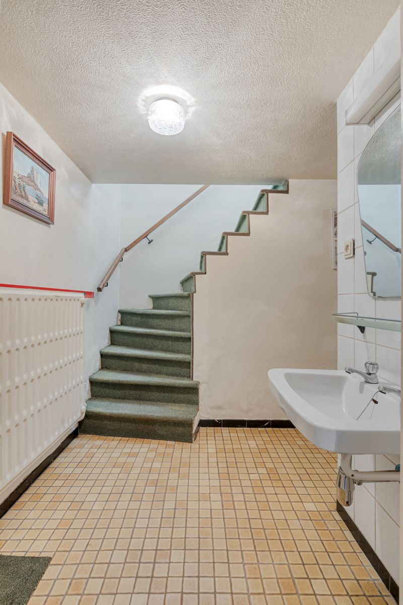 **KIJKDAG 15/11** Te renoveren halfopen bebouwing  foto 17