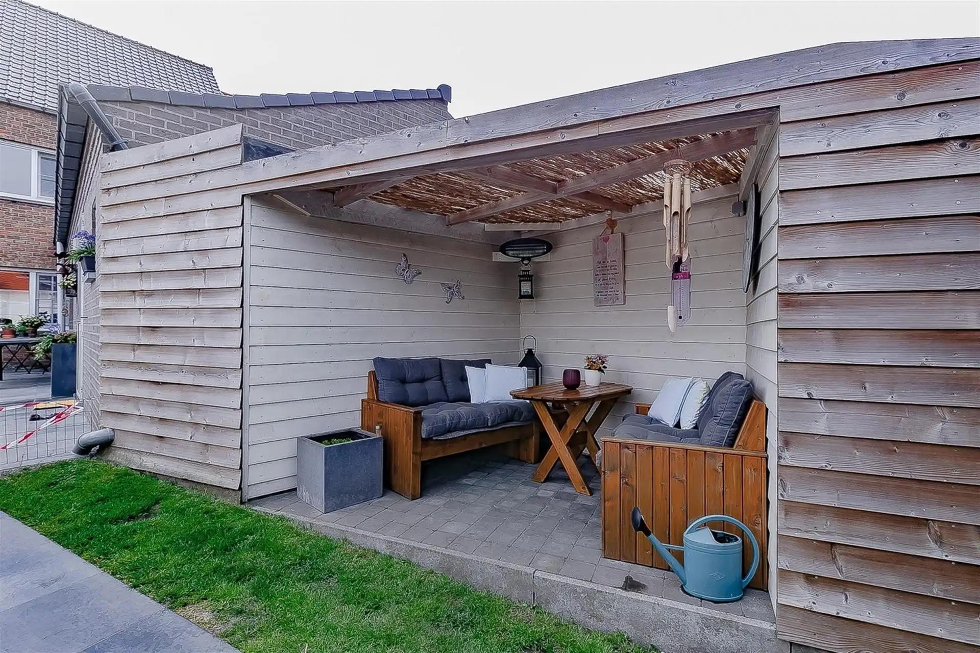 Verrassende, instapklare hoekwoning in Eernegem. foto 9