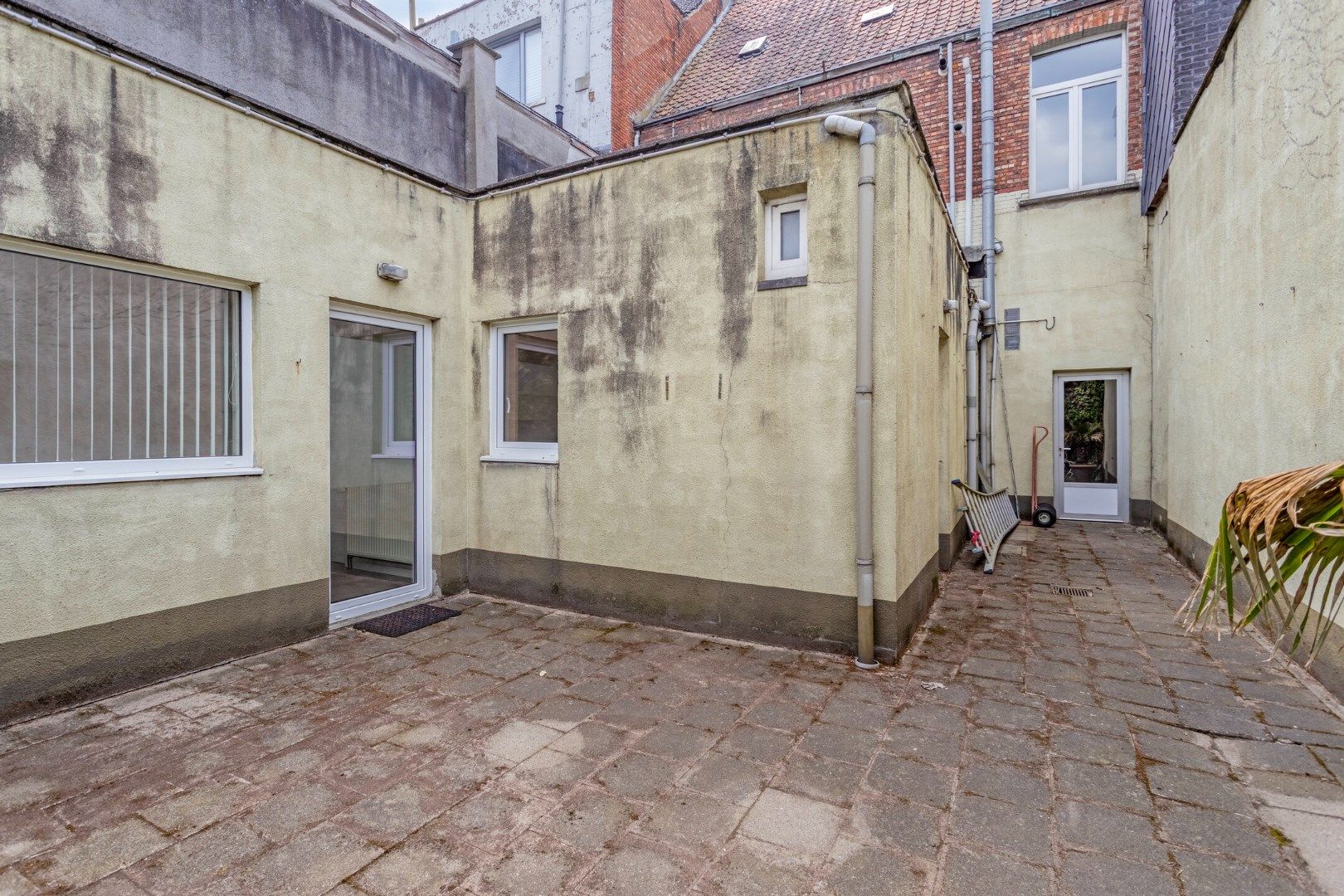 Veelzijdig handelshuis met woonst in hartje Ekeren foto 18