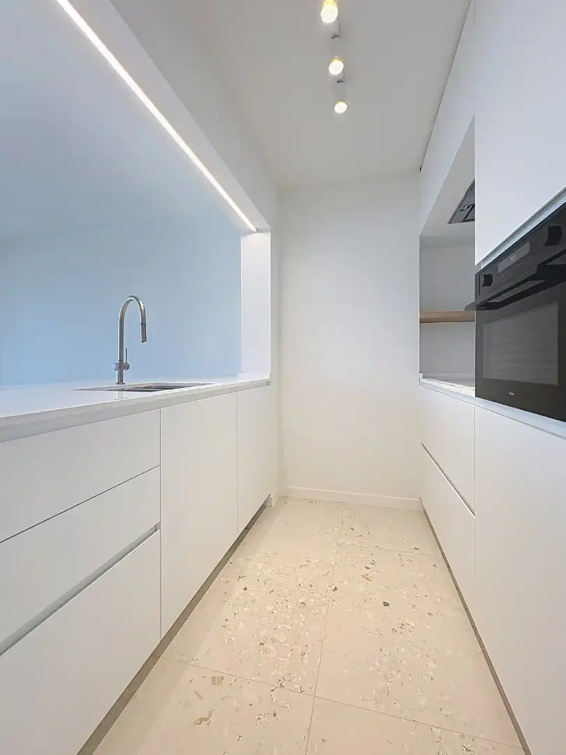 Volledig vernieuwd appartement met frontaal zeezicht foto 7