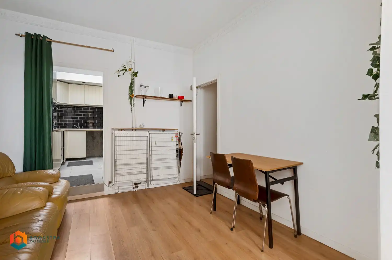 Ruime woning met 3 (à 4) slpkrs te Mechelen foto 3