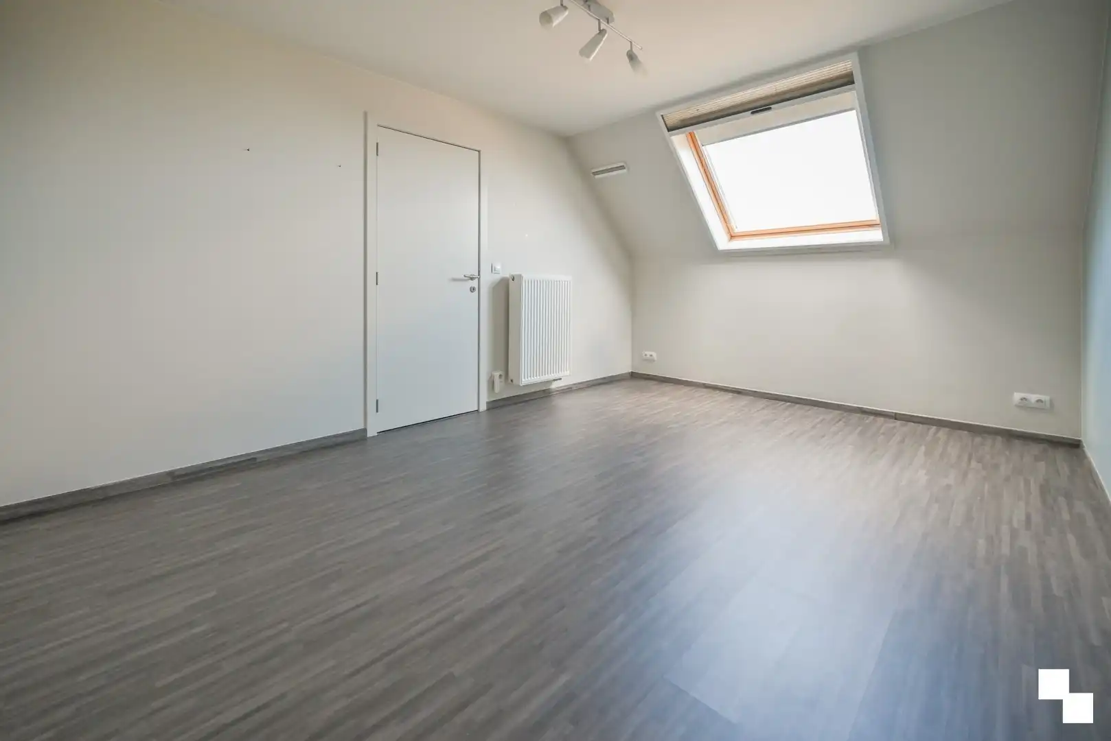 Ruime energiezuinige woning te Wevelgem foto 21