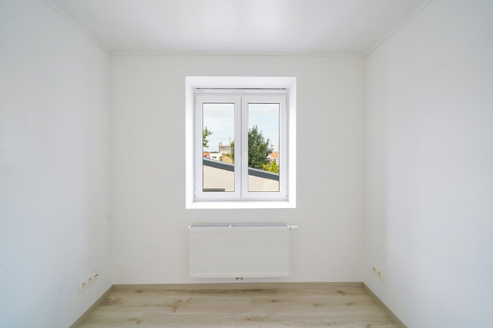 Volledig gerenoveerde rijwoning met 3 slaapkamers in Stene foto 12