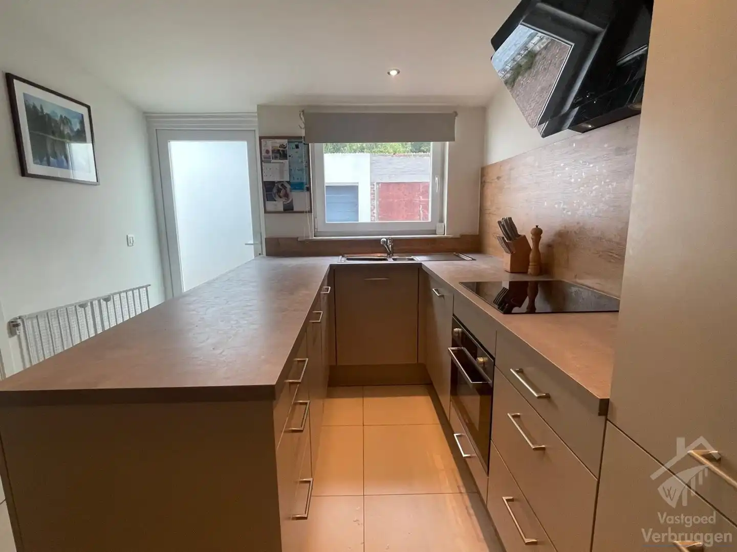 Gerenoveerde woning met garage op lijfrente foto 5