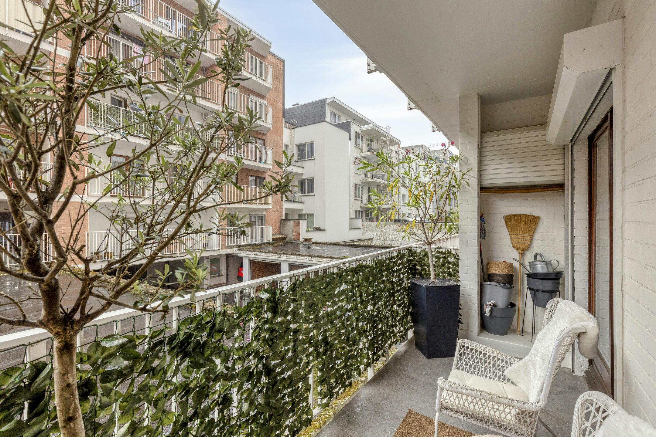 Ruim 3-slaapkamerappartement met zicht op het Zuidpark foto 12