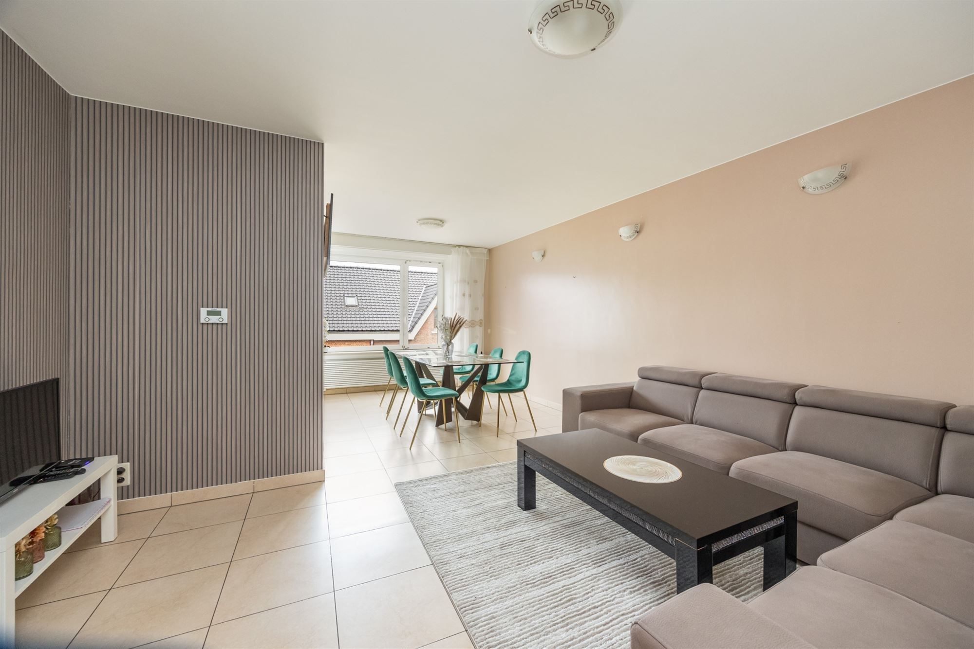 Instapklaar appartement met 2 slaapkamers in hartje Berchem foto 3