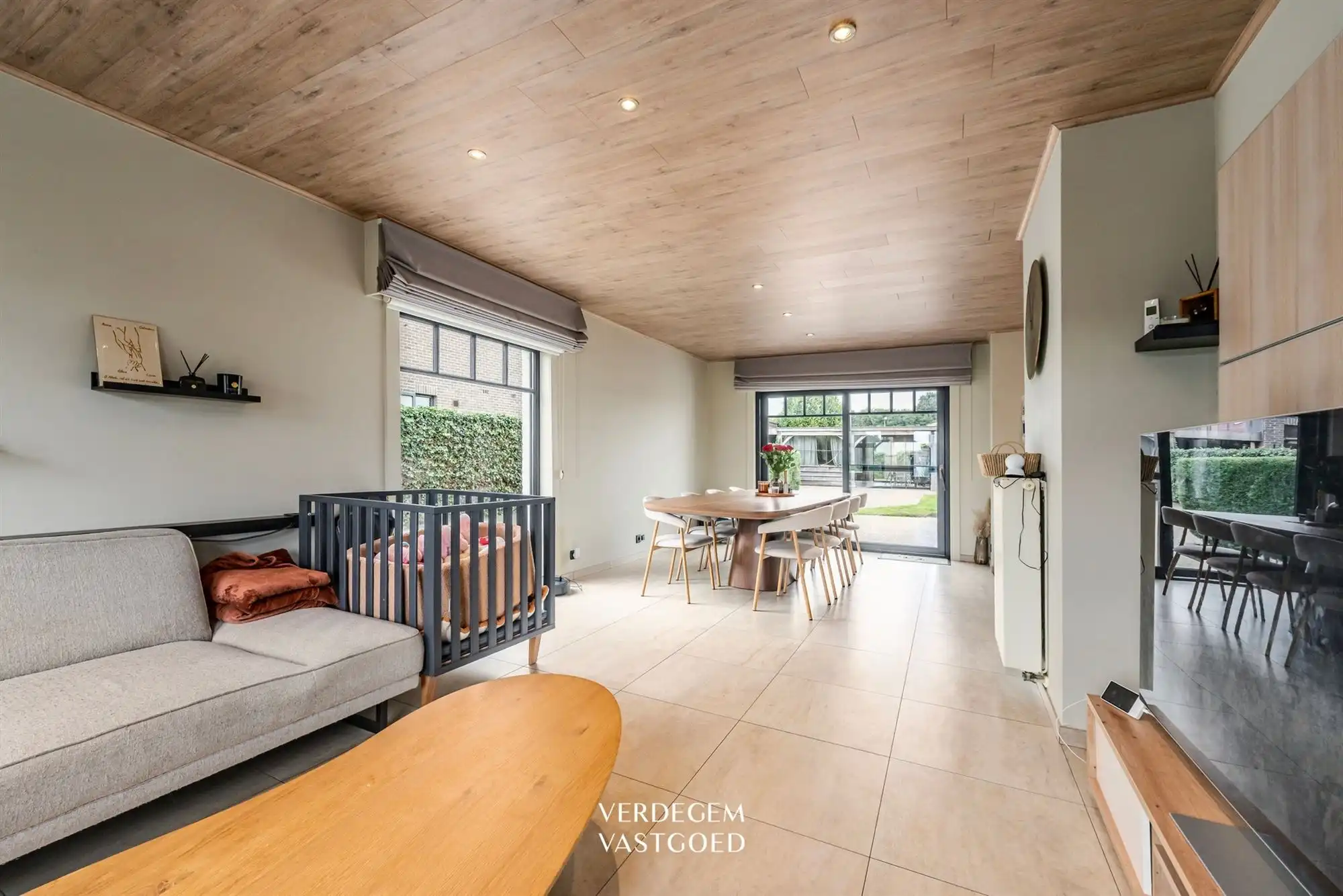 Sfeervolle, energiezuinige halfopen woning met drie slaapkamers en prachtig tuinatelier foto 6
