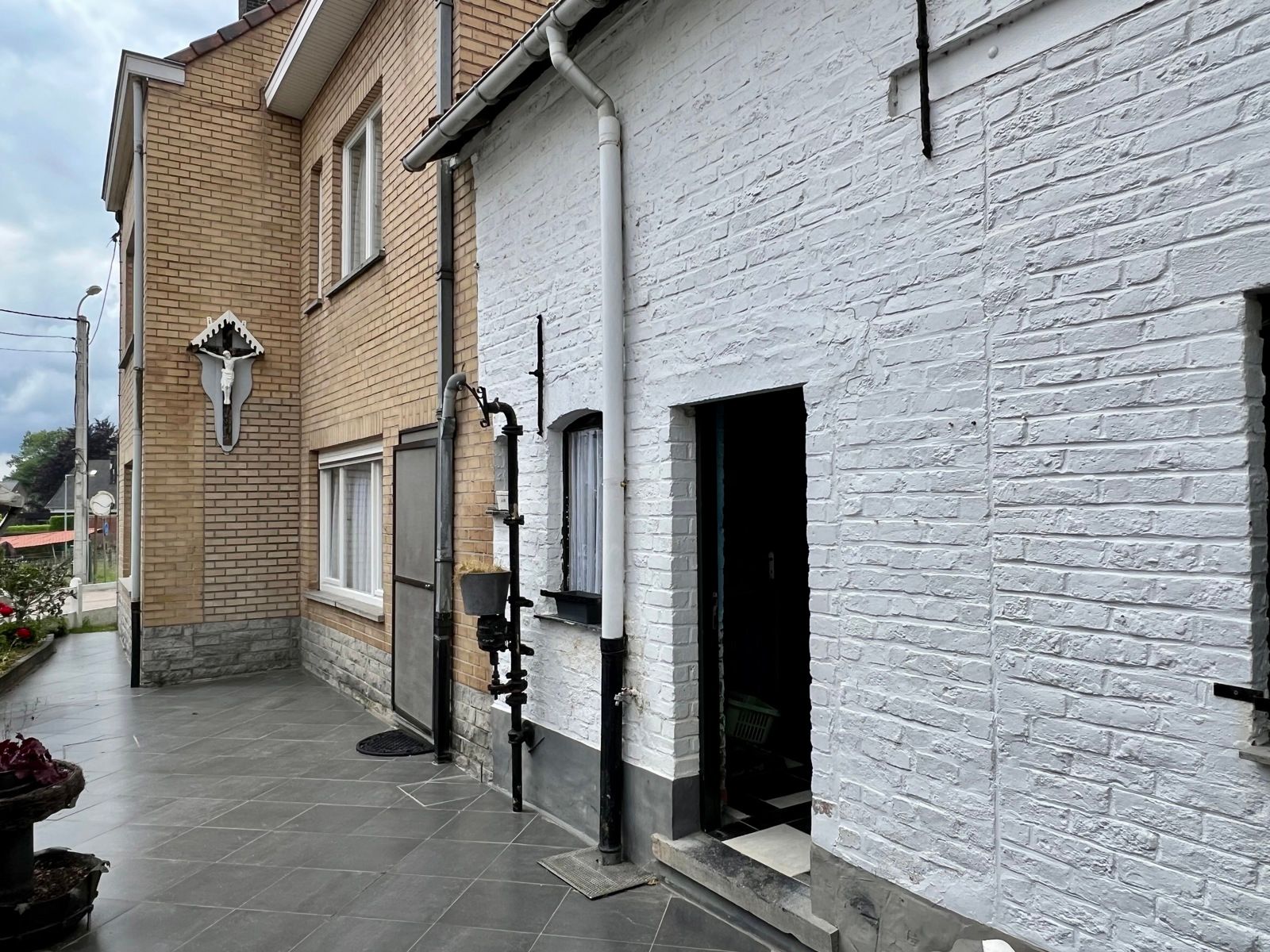 Hoeve met woning, stal en schuur met authentieke elementen. foto 17