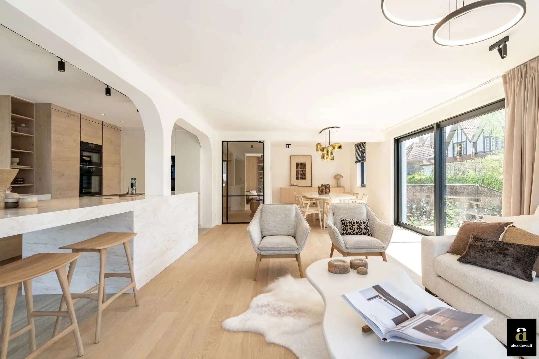 Volledig gerenoveerde villa ideaal gelegen in een rustig paadje in het Zoute. foto 4