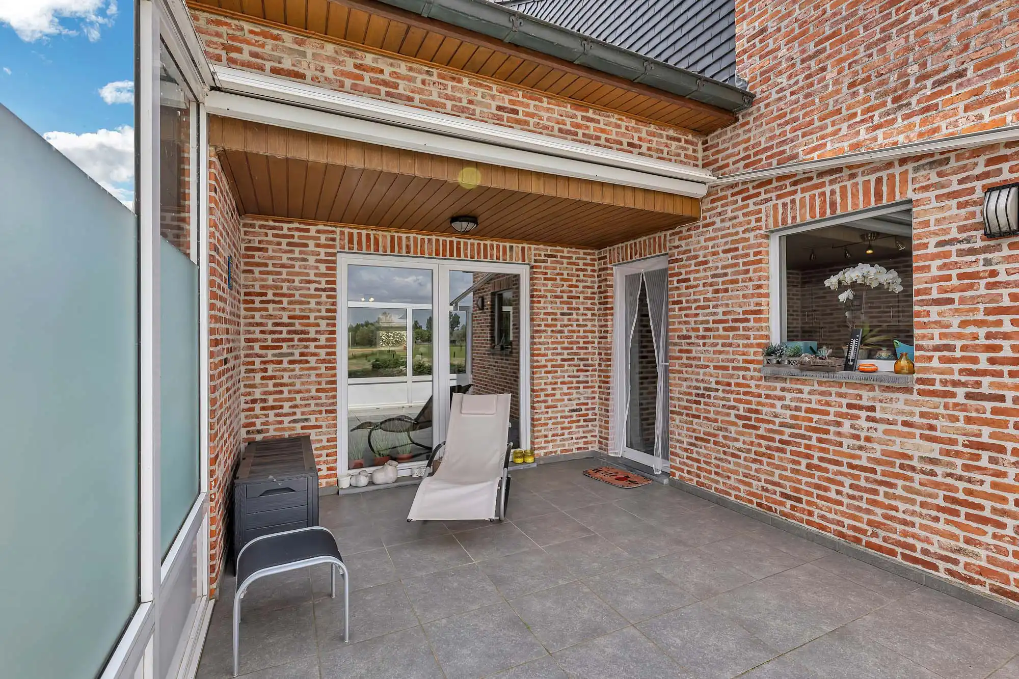 Instapklare onderkelderde woning met prachtig uitzicht foto 23