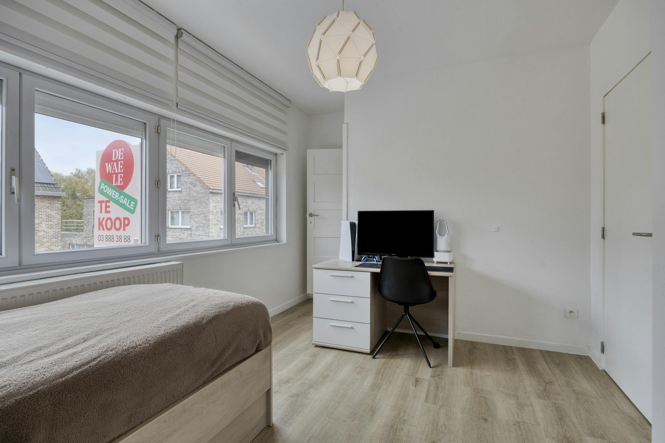 Instapklare woning met 3 slaapkamers en tuin te koop in Boom foto 9