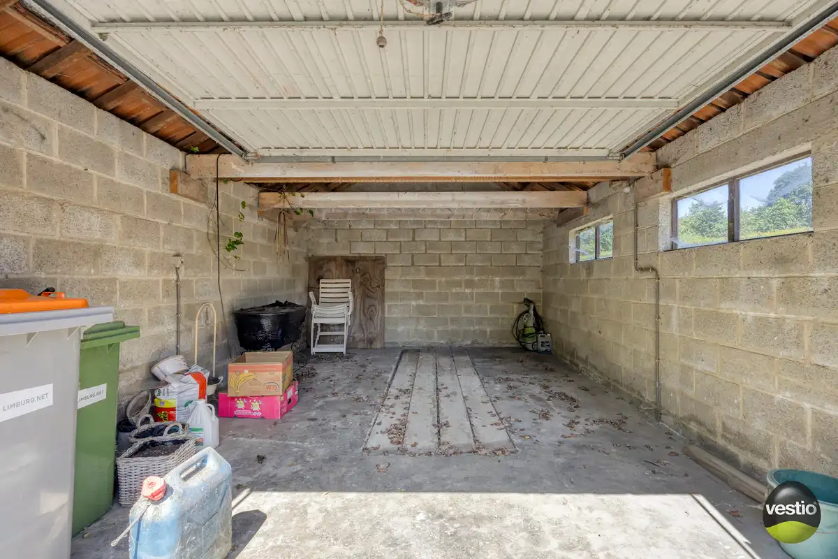 RUSTIG GELEGEN TIJDLOZE WONING MET 4 SLK EN RUIME TUIN. foto 32