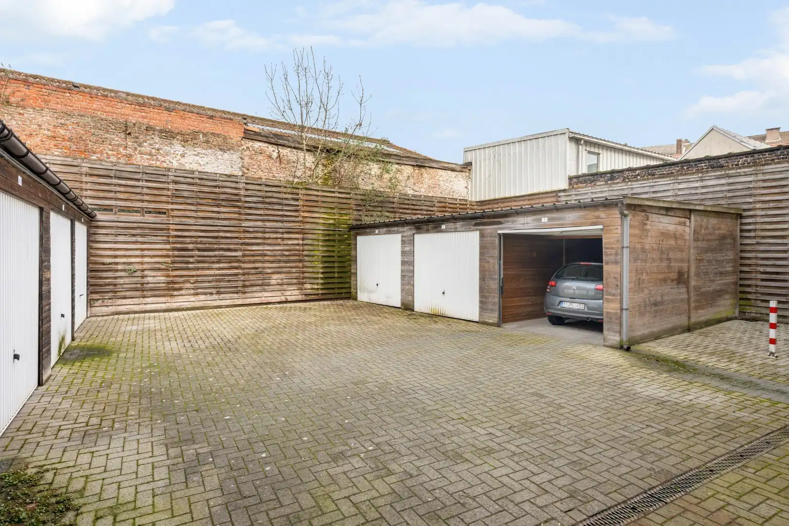 TOP investering! Verzorgd appartement met 2 slaapkamers, balkon, garage en berging in Menen-centrum foto 15
