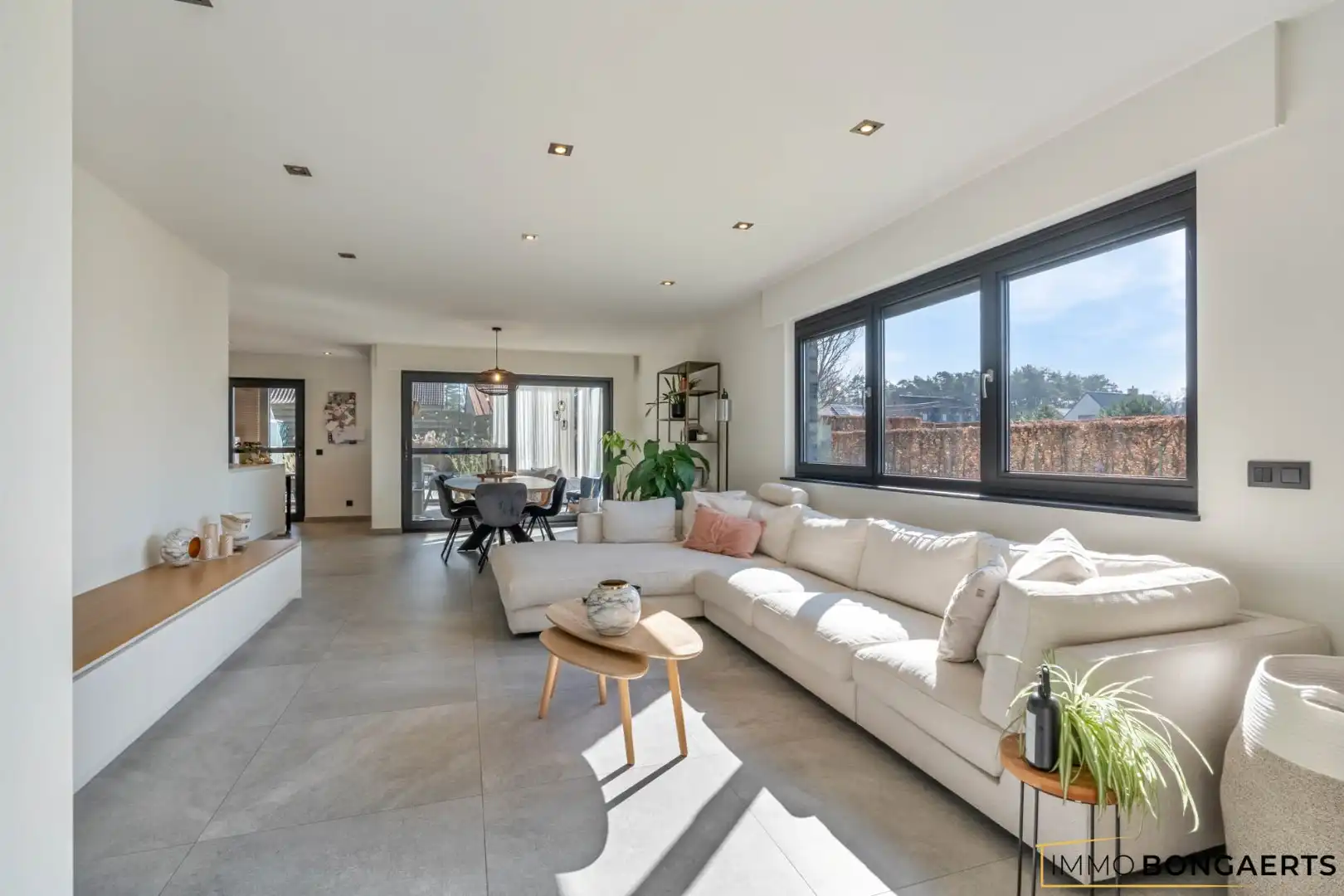 Energiezuinige woning met zwembad op rustige ligging in As foto 6