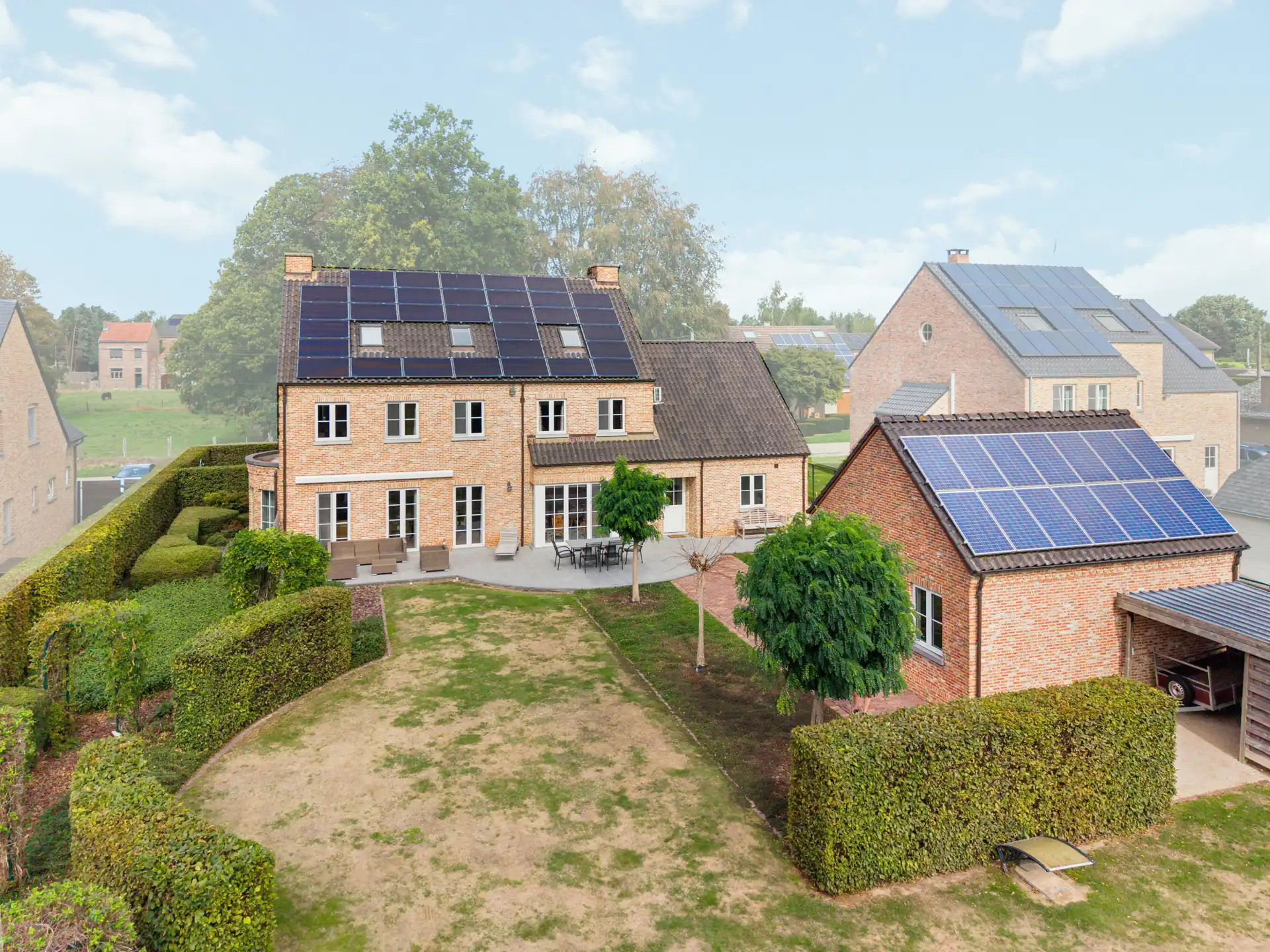 Exclusieve villa met zonnige tuin in Mal foto 46