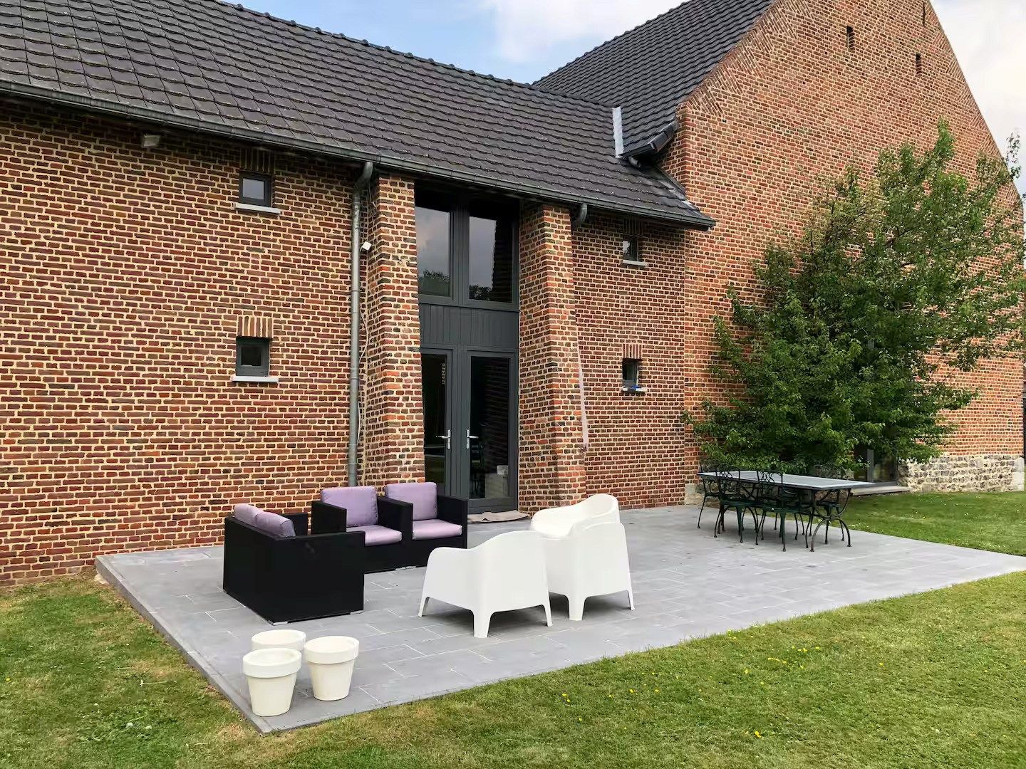 RUIME WONING VAN 390 m² MET GROTE TUIN EN ZWEMBAD foto 13