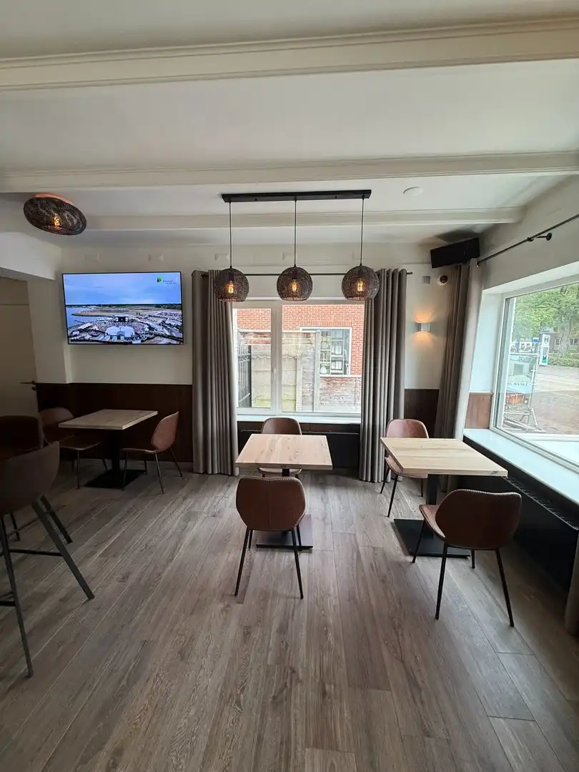 Café-brasserie met ruime privéwoonst in hartje Achel. foto 7