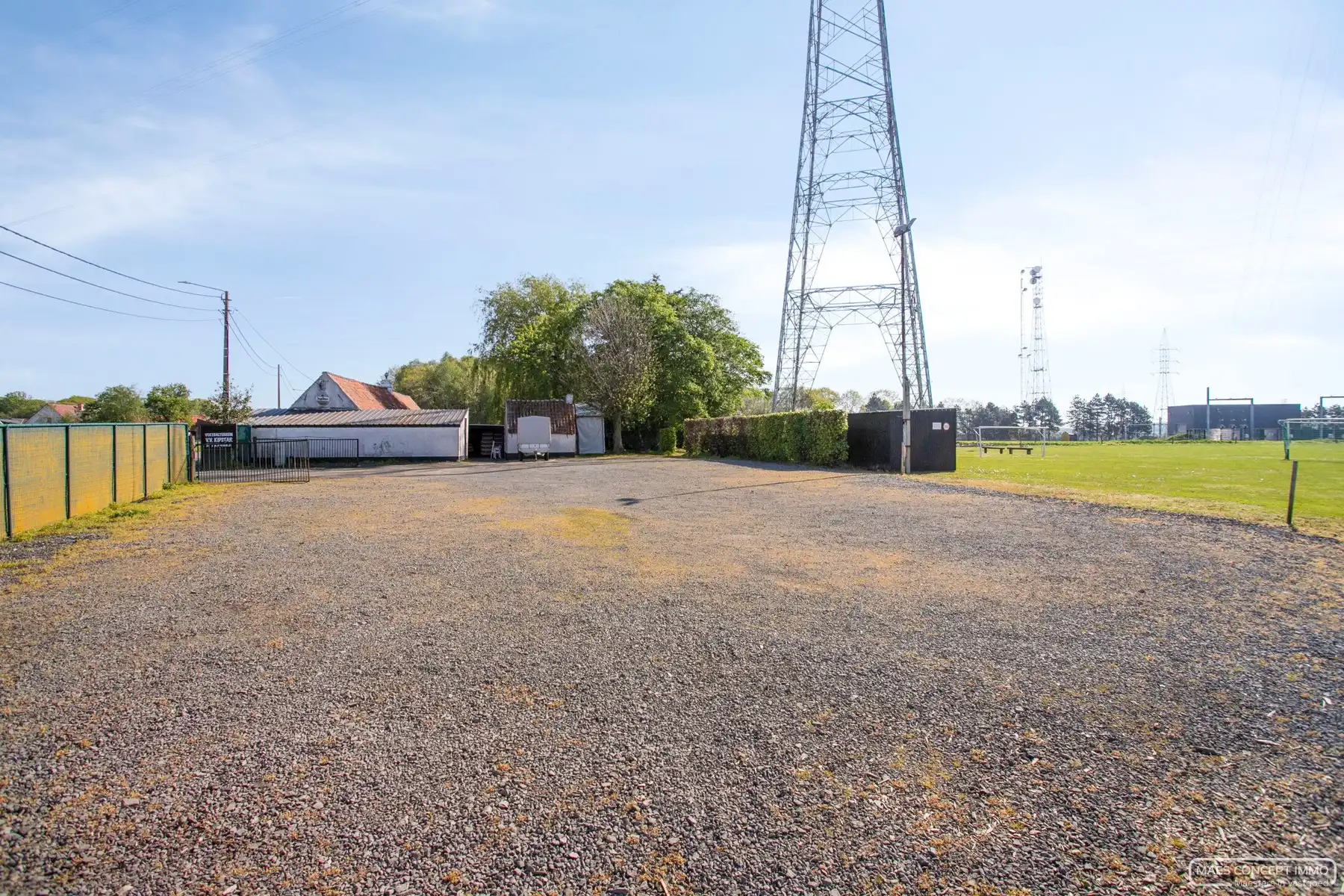 Café en voetbalveld te koop in het landelijke Wortegem foto 8
