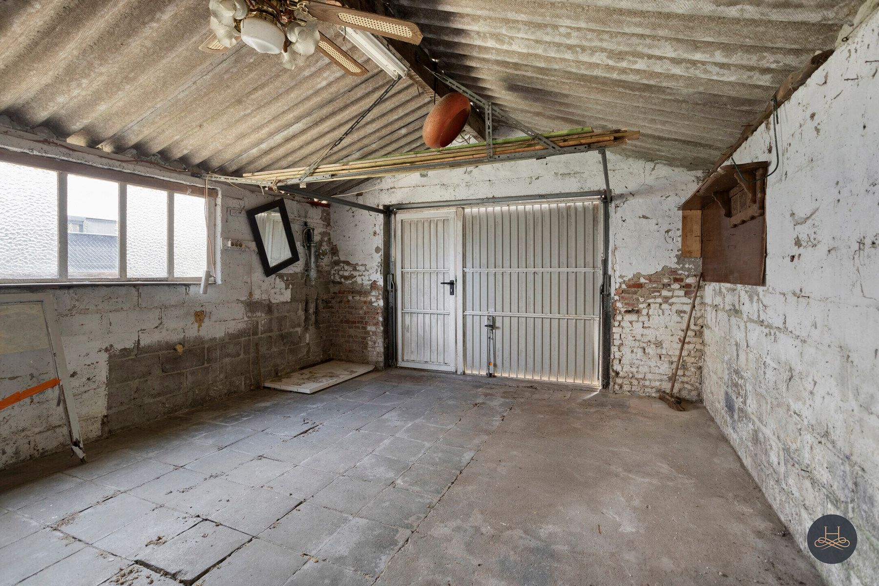 Karaktervolle, te renoveren woning op mooi perceel  foto 25