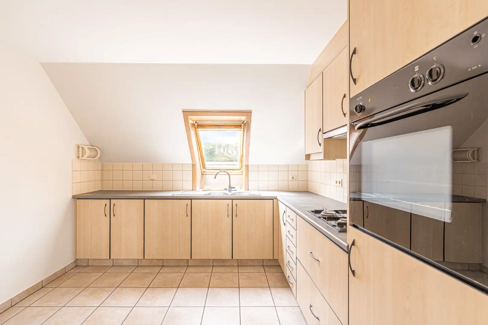 Appartement met 1 slaapkamer, berging en garage in Ledegem foto 4