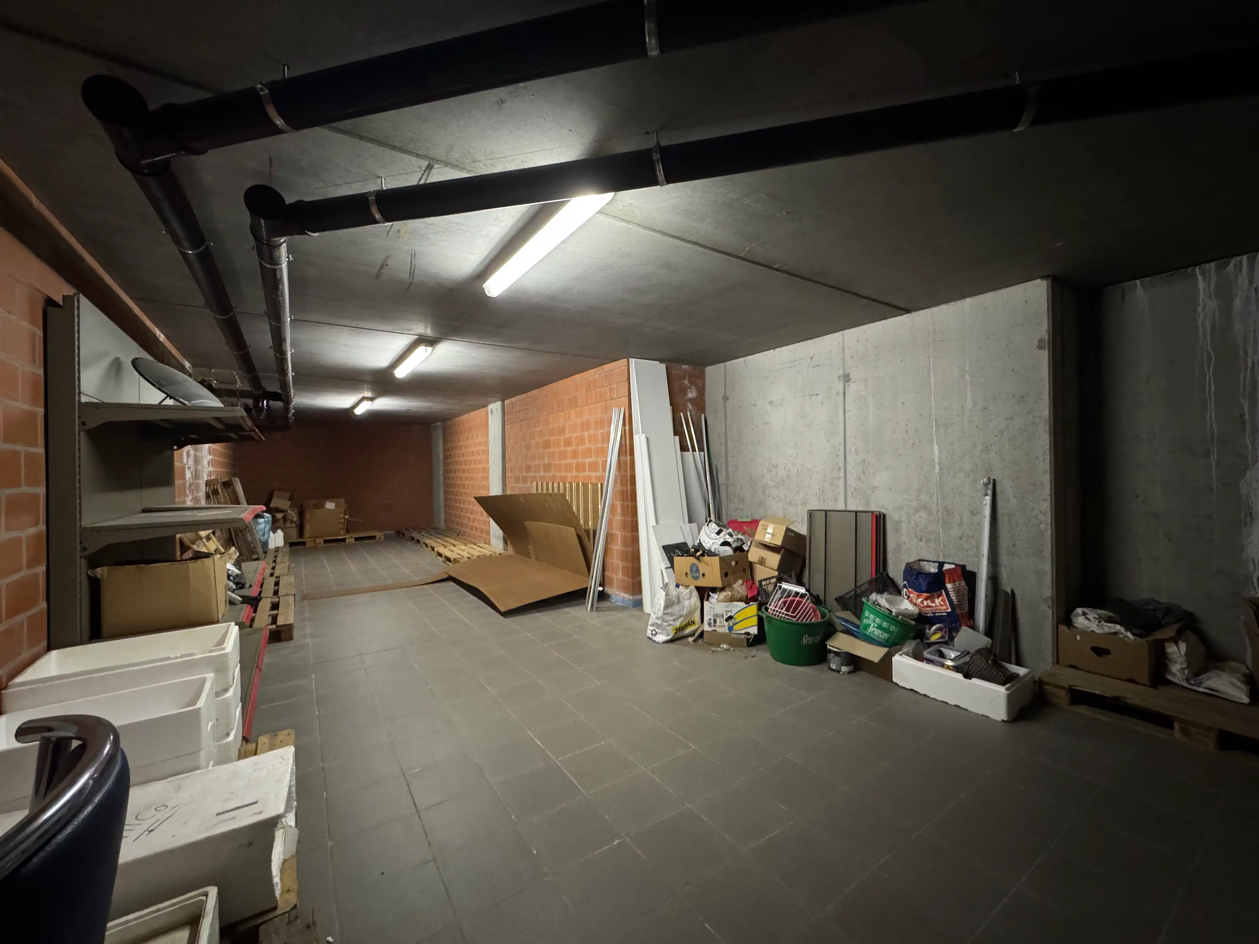 Handelsgelijkvloers 148m² + kelder 65m² foto 12