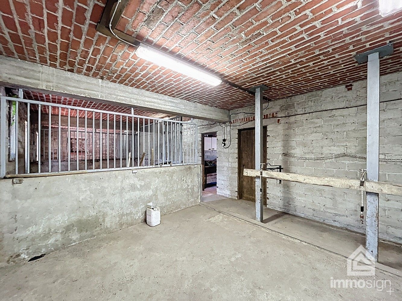 Landelijk wonen in Oudsbergen, omringd door weiland met paardenstallen! foto 32