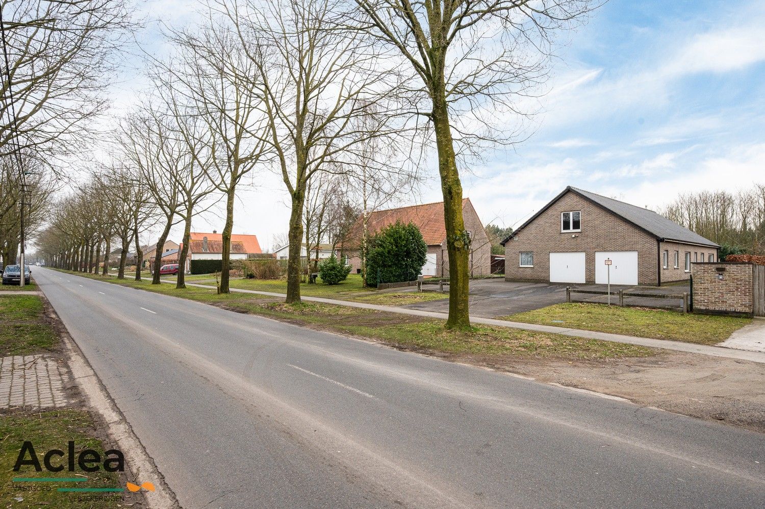 Ruime woning met veel extra potentieel op een mooi zuid gericht perceel foto 3