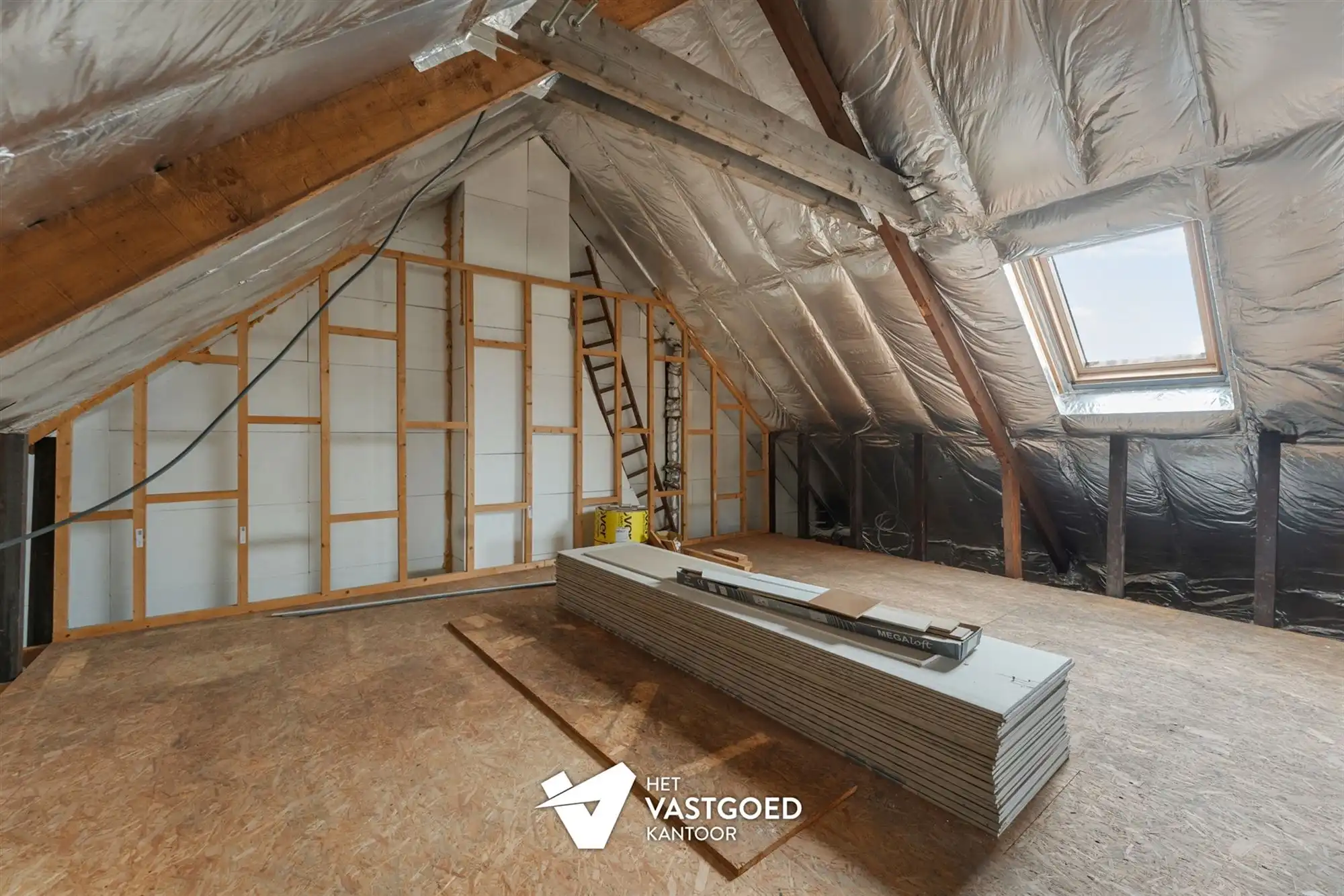 ZEER RUIM PAND (CA 550M2) MET APPARTEMENT 3 SLAAPKAMERS foto 24