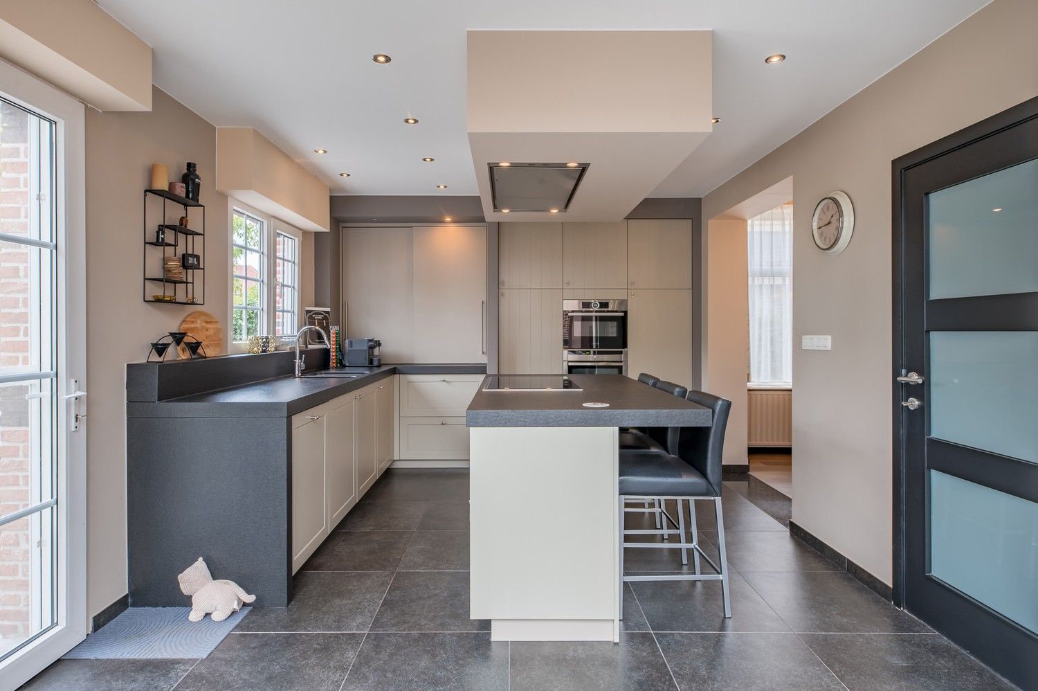 INSTAPKLARE WONING I ZWEMBAD I 4 SLPK foto 14
