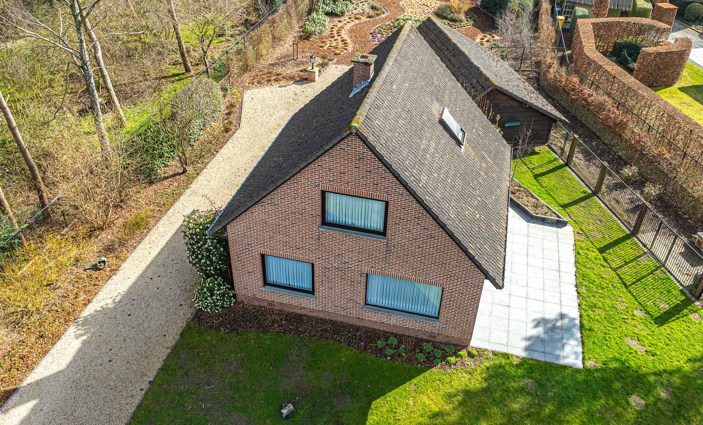 Charmante vrijstaande woning gelegen in recreatiegebied. foto 3
