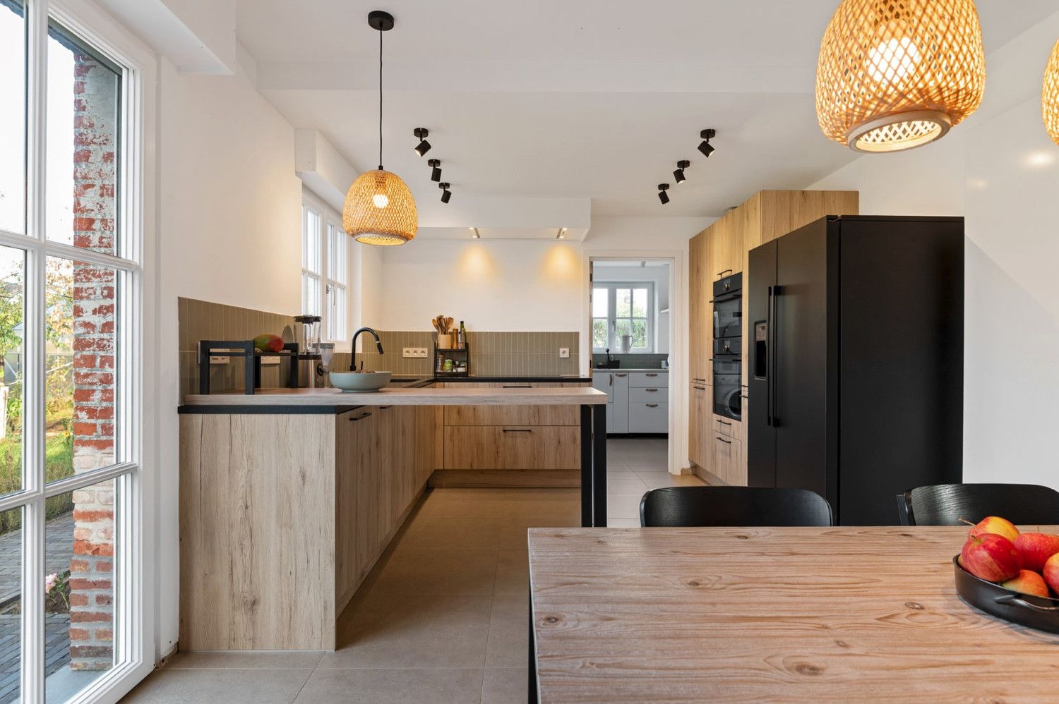 VOLLEDIG GERENOVEERDE WONING OP TOPLOCATIE! foto 9