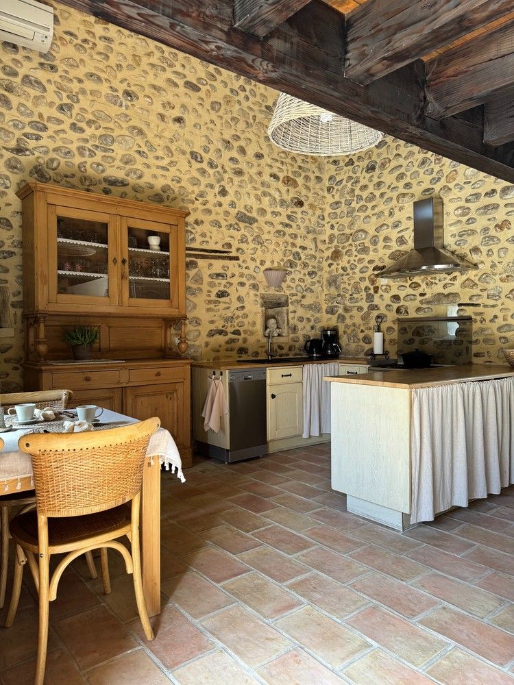 "Le Mas Des Trois Anges: authentieke 18e-eeuwse mas met luxe gîtes en verwarmd zwembad in het hart van de Provence" foto 35