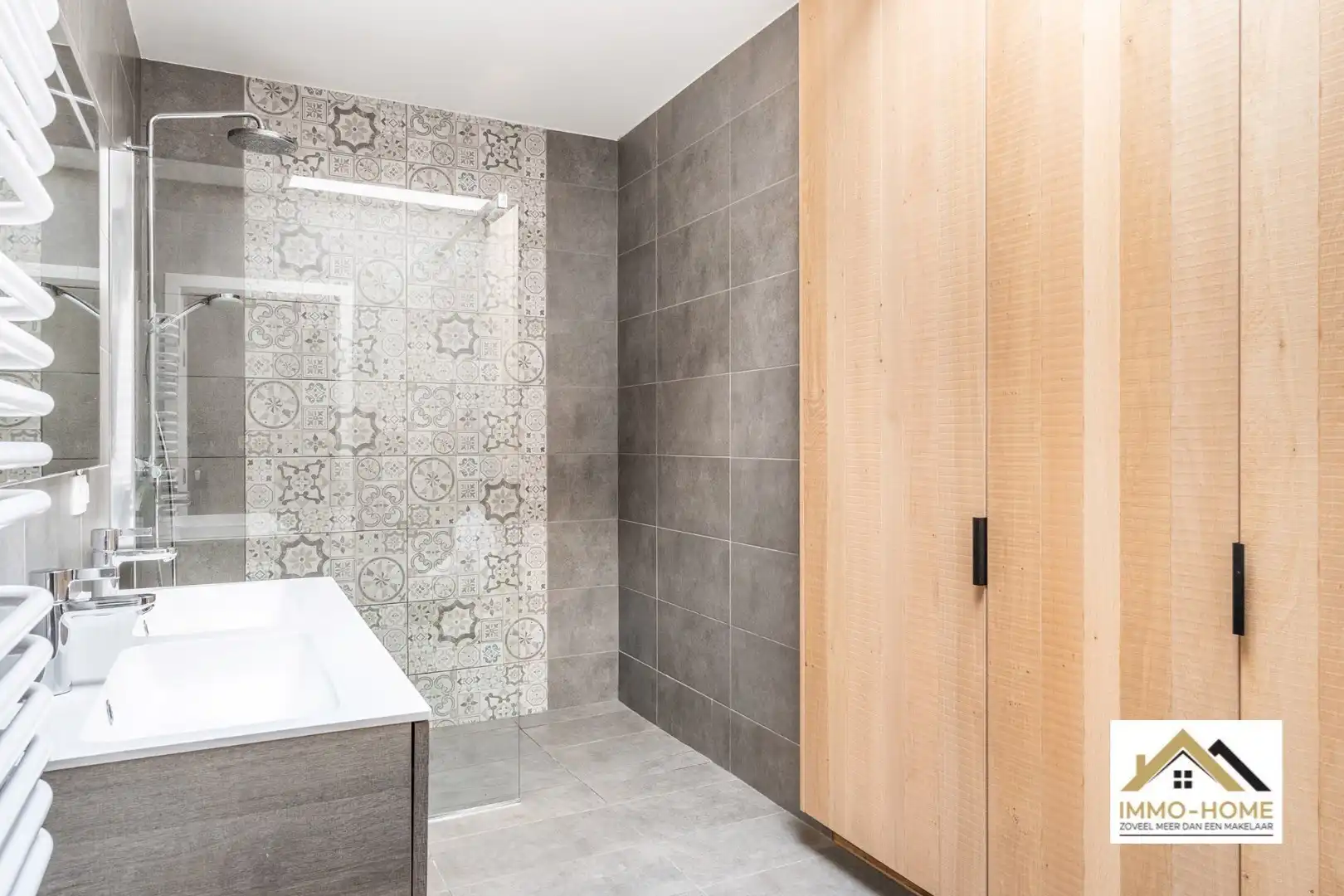 Ruim drie slaapkamers gelijkvloersappartement / bungalow foto 19