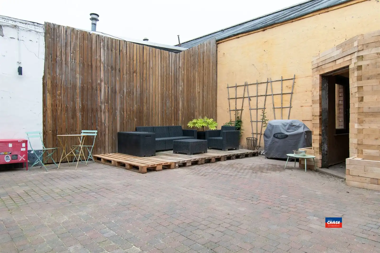 Ruime woning met 2 slpks, garage en tuin  foto 19