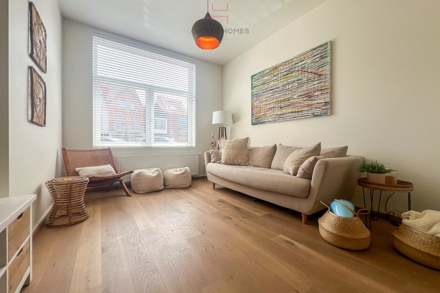 Instapklaar gelijkvloersappartement met twee slaapkamers in het centrum van Knokke, gelegen aan het levendige Gemeenteplein foto 4