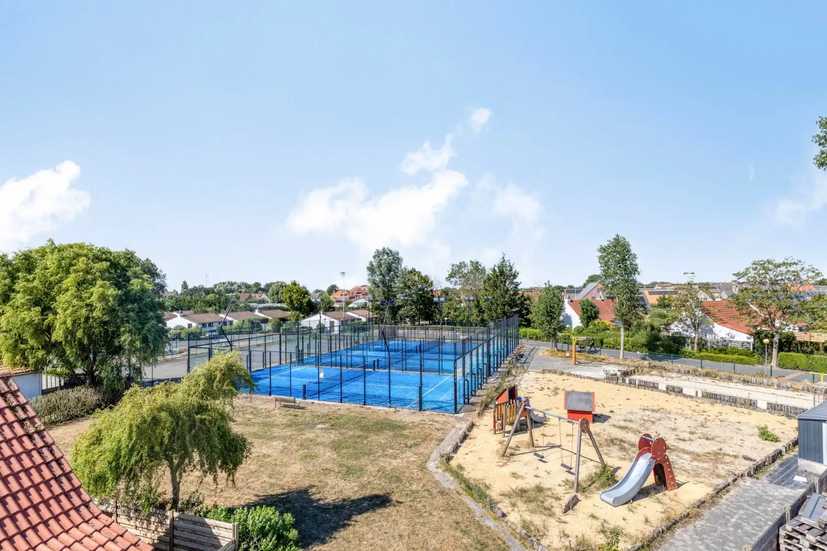 Unieke opportuniteit: horecazaak met 3 padelterreinen, terrassen en tuin te huur! foto 9