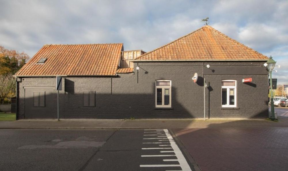 Handelspand met woonst te koop in Assenede foto {{pictureIndex}}