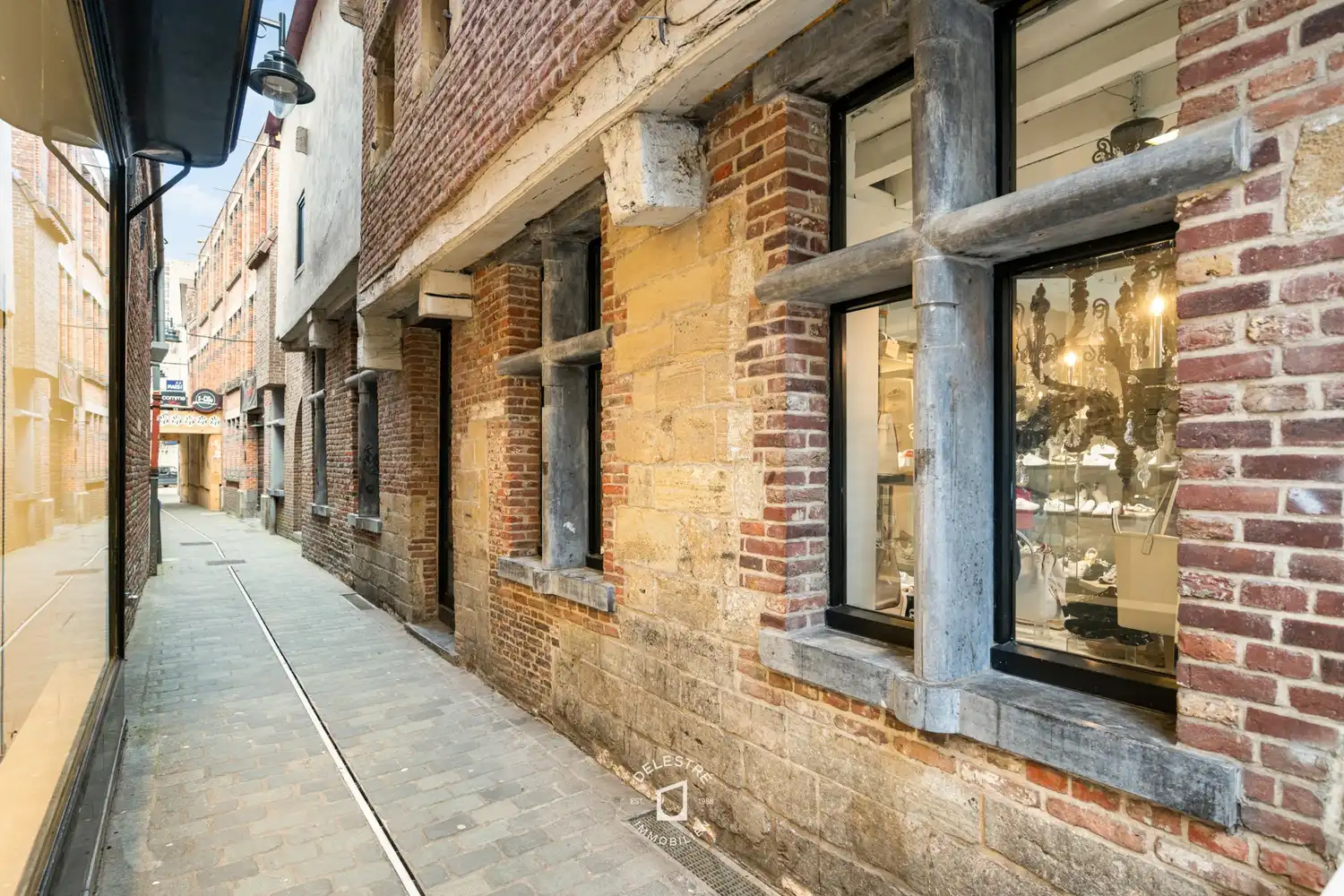 Karaktervol historisch pand te huur in hartje Aalst foto 27