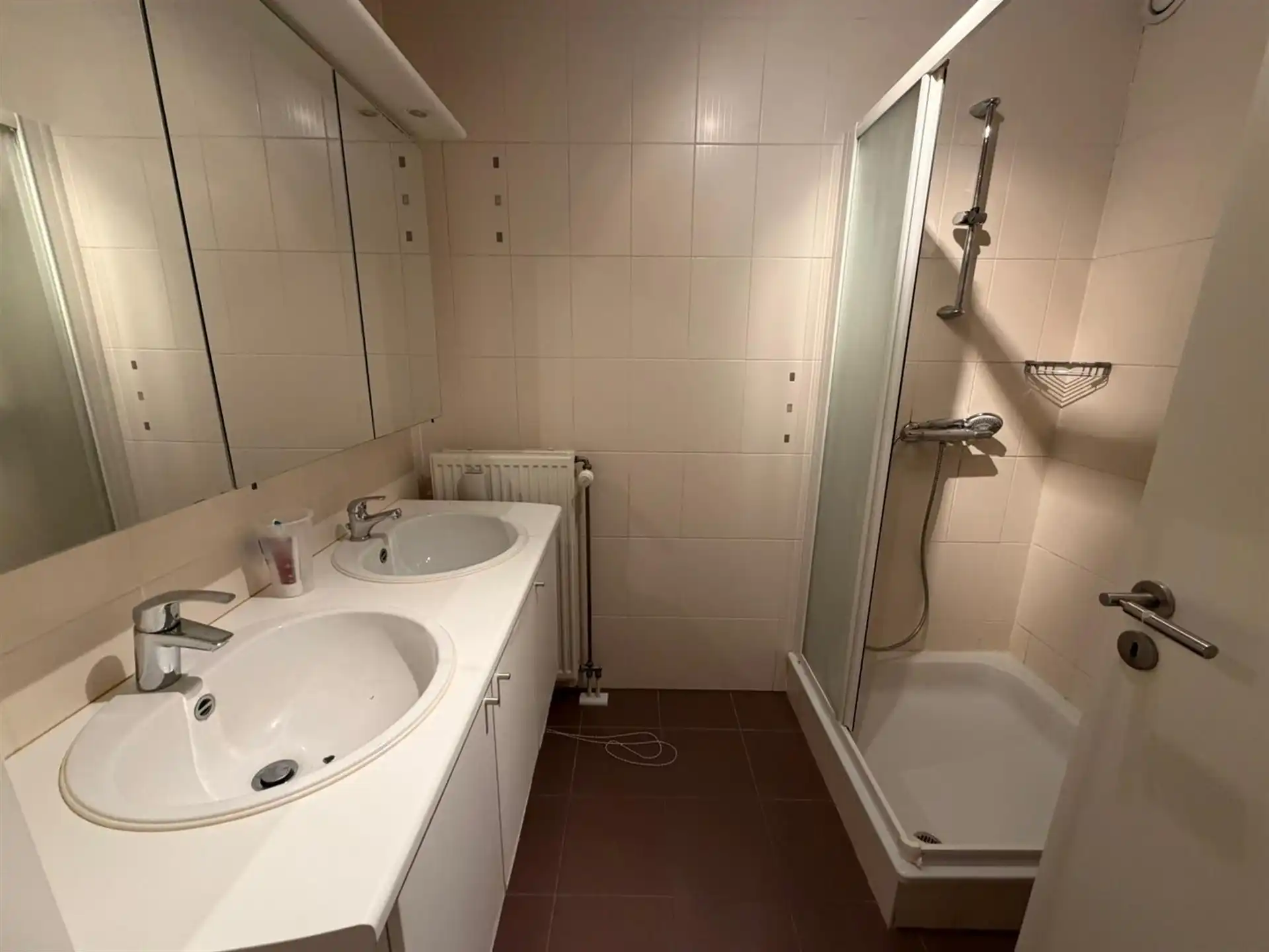 Duplex-appartement met extra zolderkamer + garagebox in het centrum! foto 9