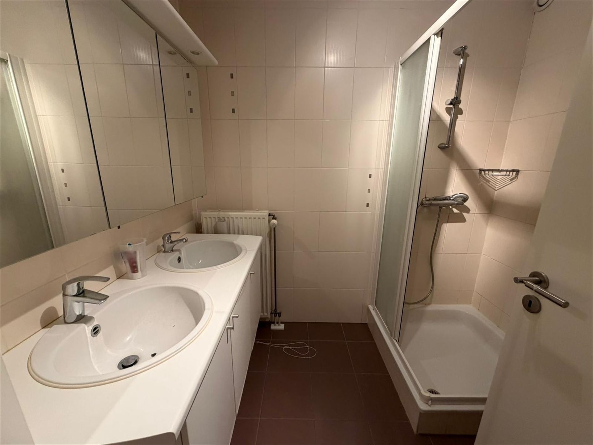 Duplex-appartement met extra zolderkamer + garagebox in het centrum! foto 9