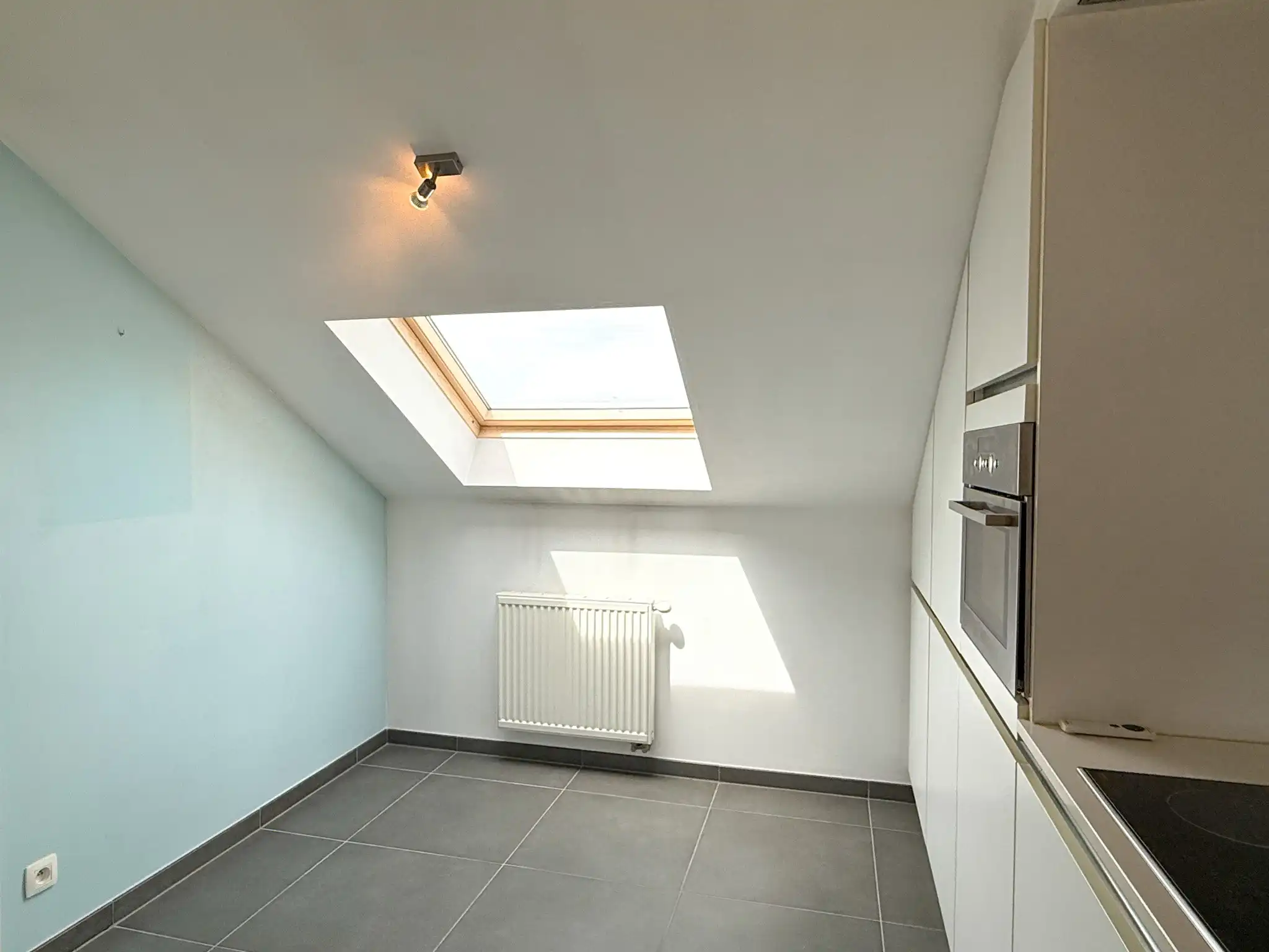 Duplexappartement met 2 slaapkamers op de Grote Markt van Beveren foto 7