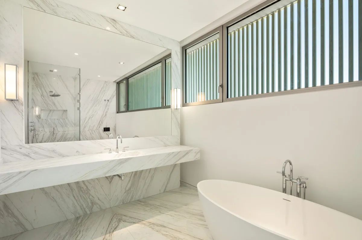 Adembenemende luxe villa met panoramisch uitzicht in exclusief golfresort foto 12
