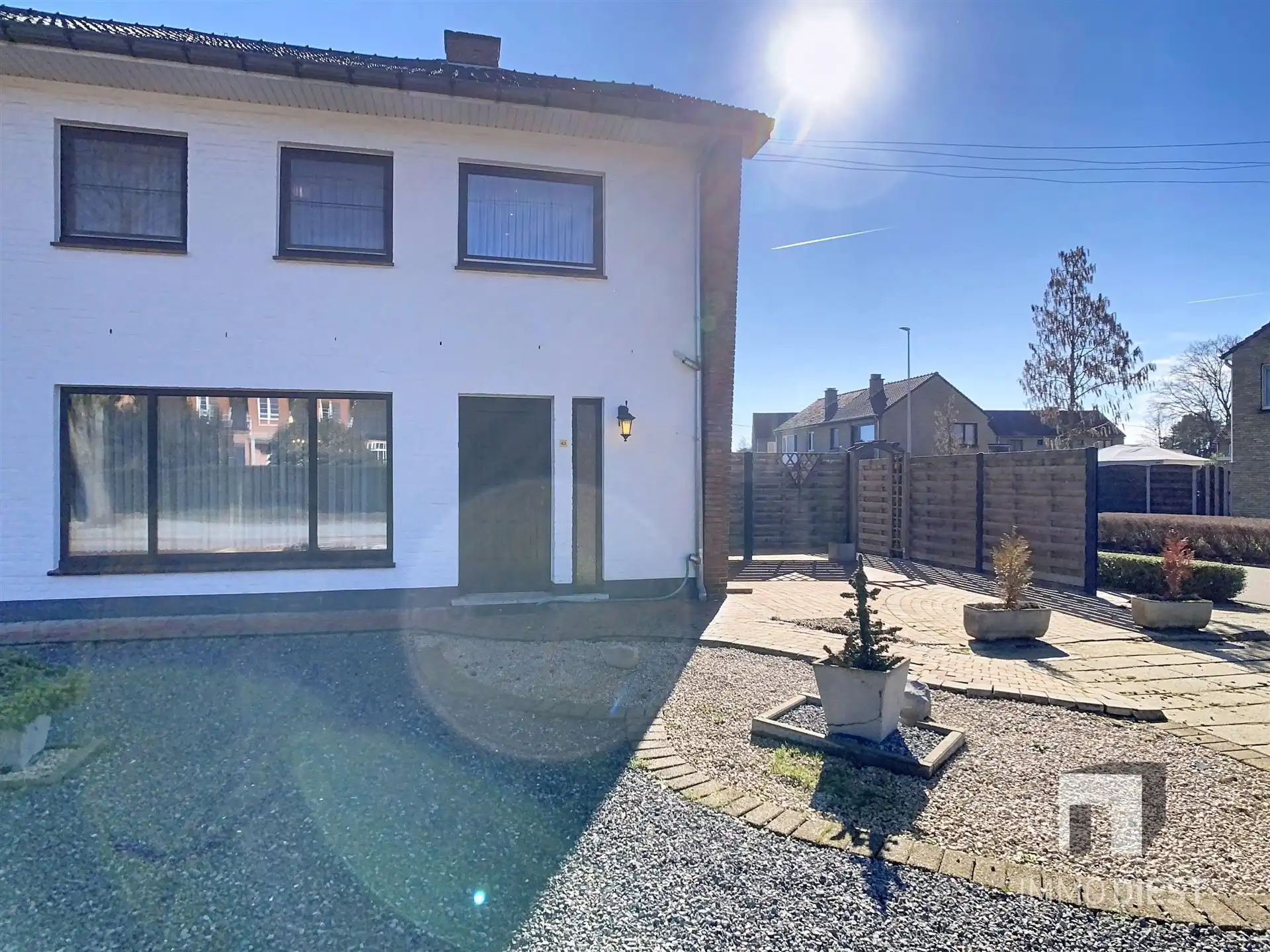 Hoofdfoto van de publicatie: Woning met dubbele garage