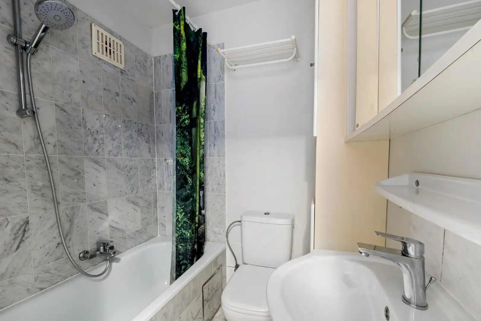 STUDIO MET ZIJDELINGS ZEEZICHT EN TERRASJE OP TOPLIGGING foto 10