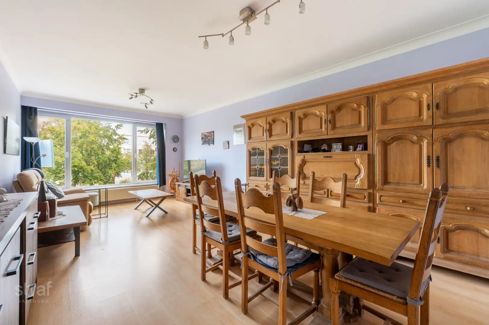 Ruim en instapklaar appartement met 2 slaapkamers foto {{pictureIndex}}