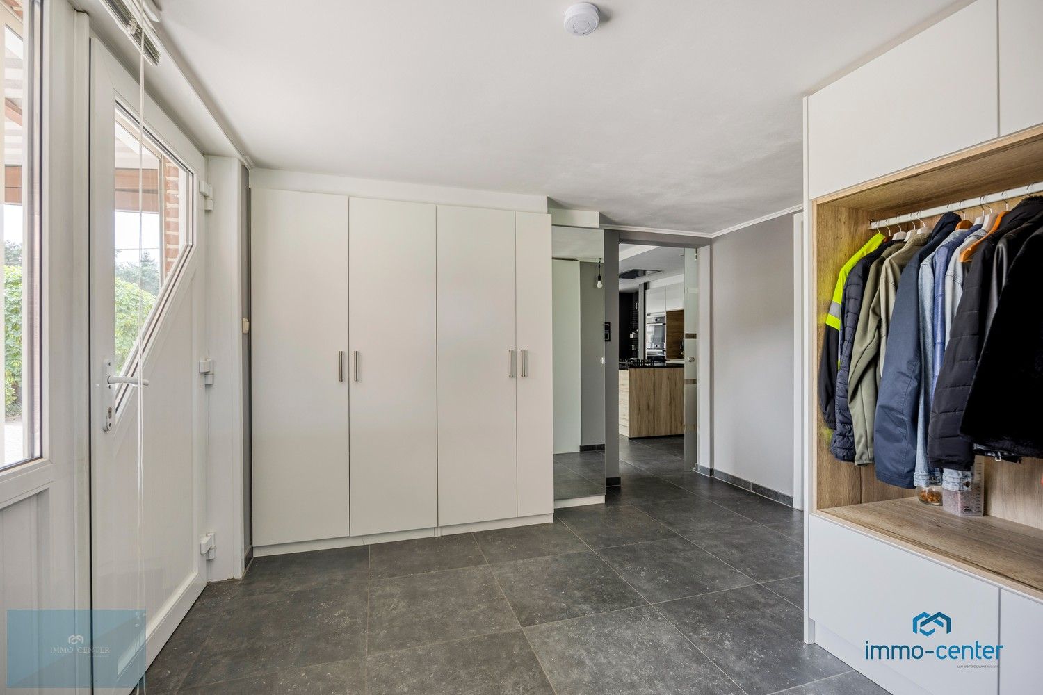 Exclusief wonen: luxueus gerenoveerde woning met buitenverblijf, EPC B en zonnepanelen foto 10