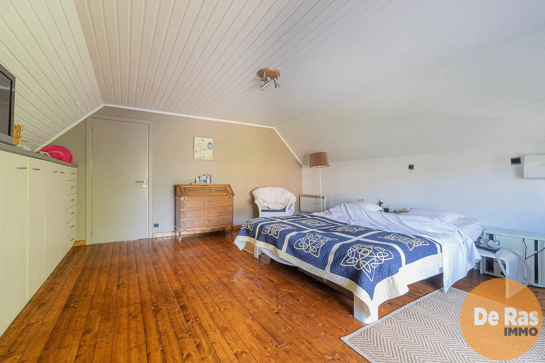 HERZELE – Multifunctionele loods met villa foto 14