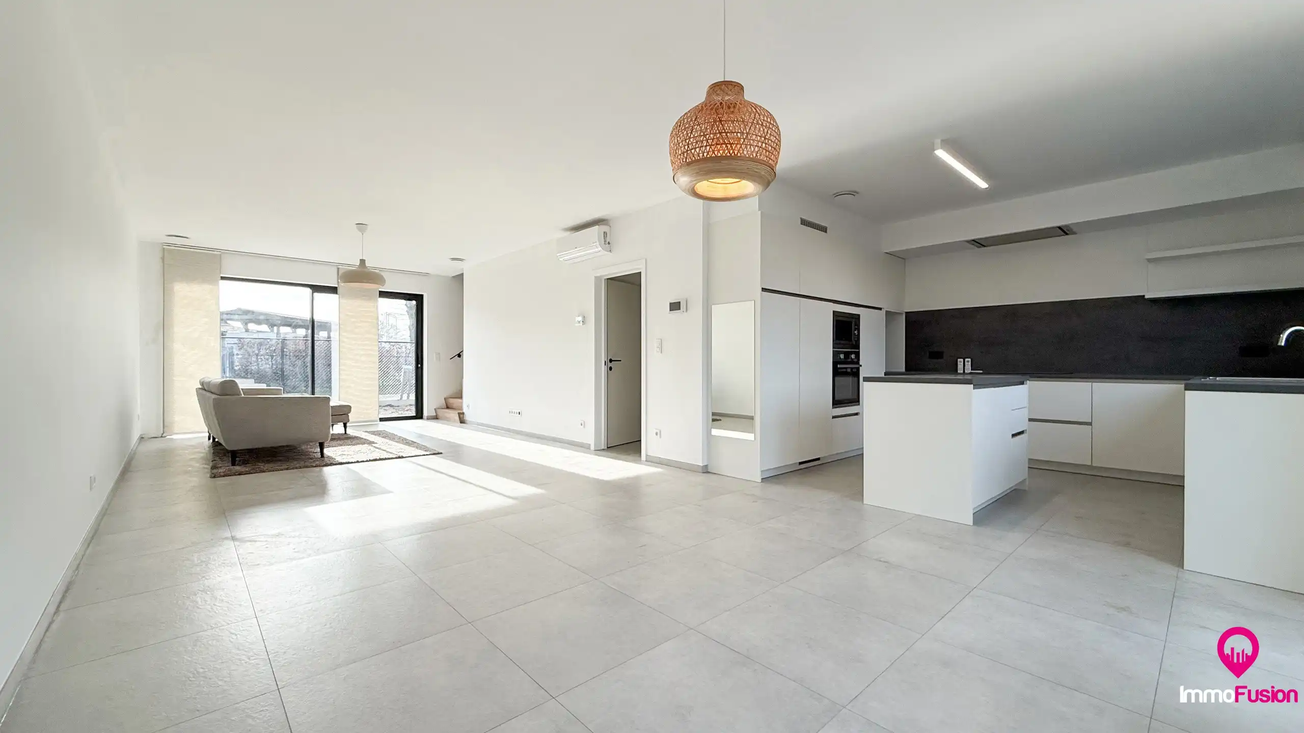 Moderne halfopen bebouwing met 3 slpks, airco en tuintje! foto 2